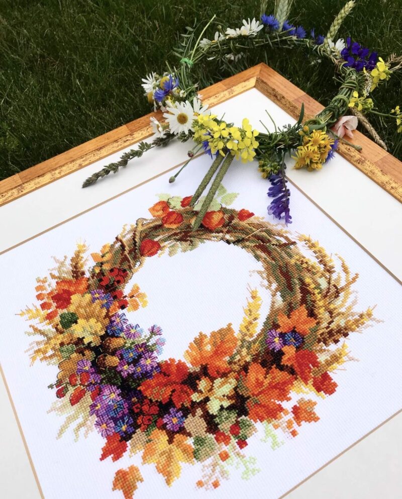 1537 Wreath with Wheat Cross Stitch Kit with Aida - Image 6