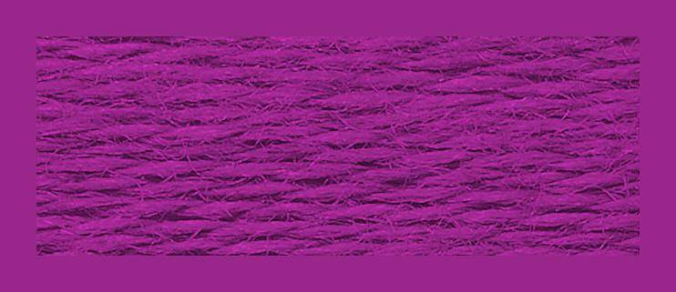 Close-up of RIOLIS wool/acrylic embroidery thread, showing its soft texture and even fibers for smooth stitching.